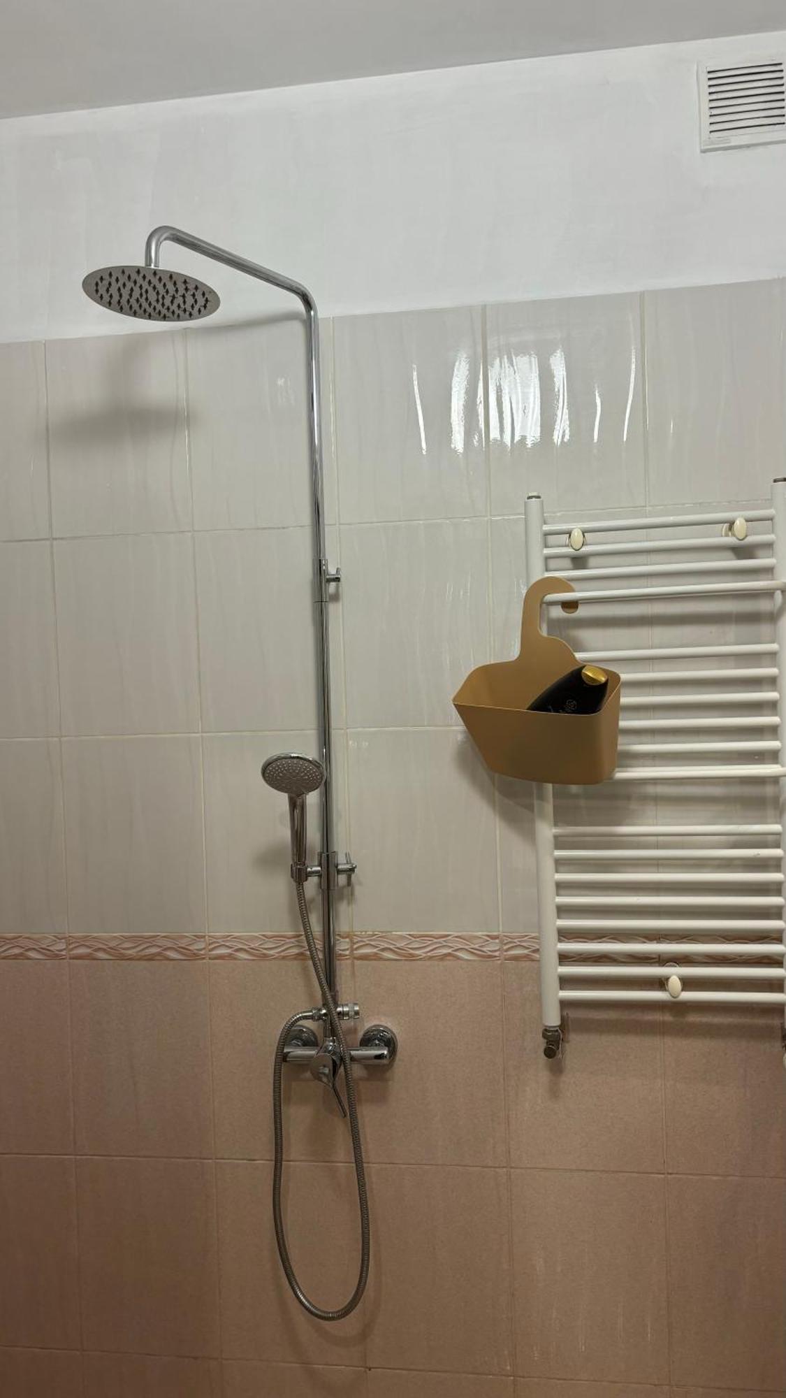 Quiet 2 Bedrooms Downtown Apart Σόφια Εξωτερικό φωτογραφία