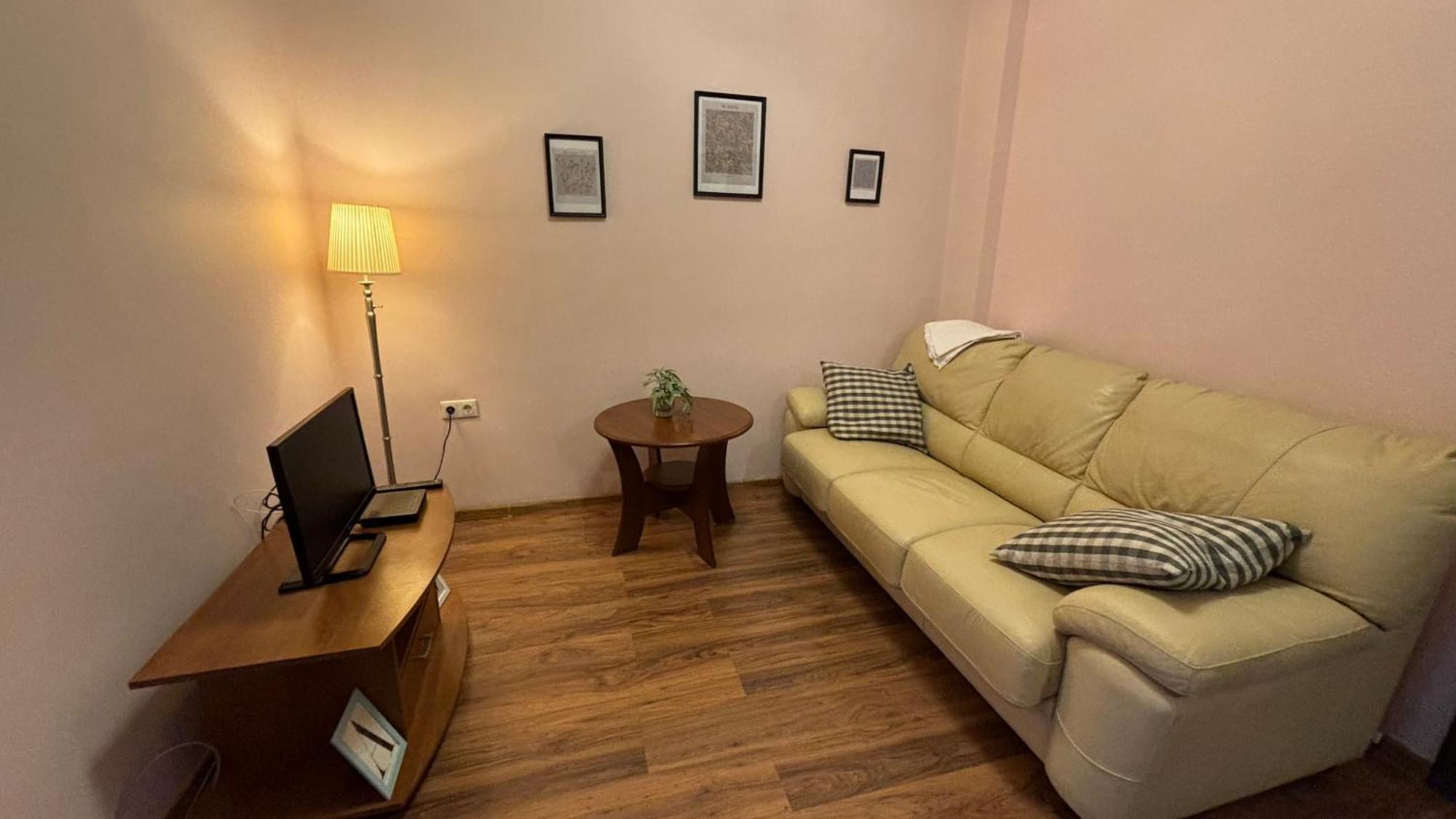 Quiet 2 Bedrooms Downtown Apart Σόφια Εξωτερικό φωτογραφία