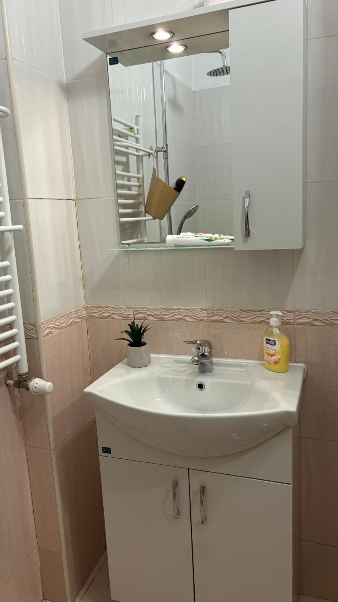 Quiet 2 Bedrooms Downtown Apart Σόφια Εξωτερικό φωτογραφία