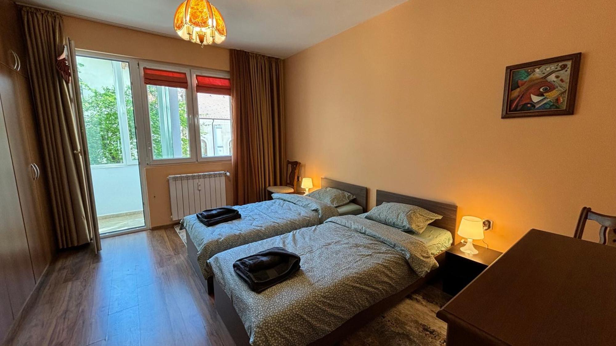 Quiet 2 Bedrooms Downtown Apart Σόφια Εξωτερικό φωτογραφία